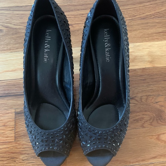 Kelly & Katie Black Peep-Toe Heels - Picture 1 of 3